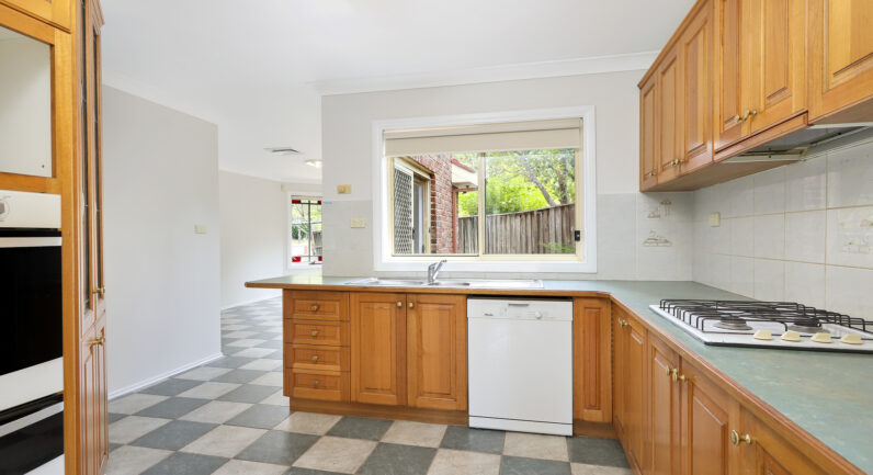 16 Kingussie Avenue, Castle Hill NSW 2154