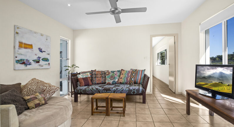 282 Pine Creek Way, Bonville NSW 2450