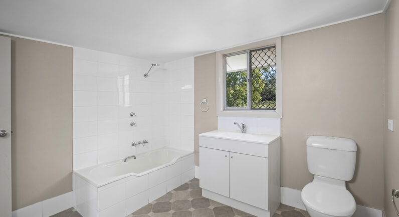 282 Pine Creek Way, Bonville NSW 2450