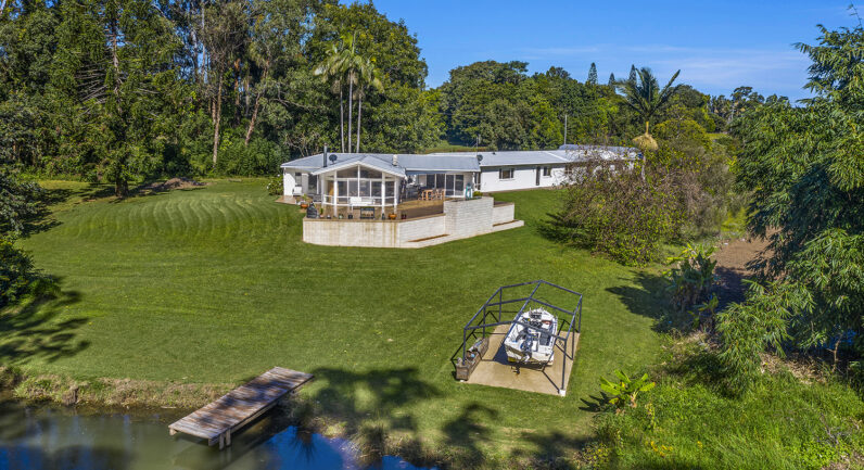 282 Pine Creek Way, Bonville NSW 2450