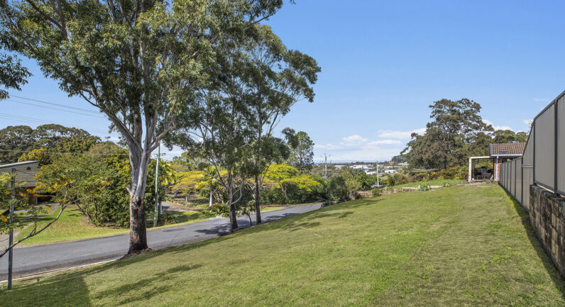 2 Arkan Avenue, Woolgoolga NSW 2456