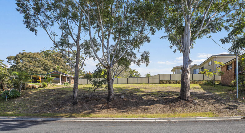 2 Arkan Avenue, Woolgoolga NSW 2456