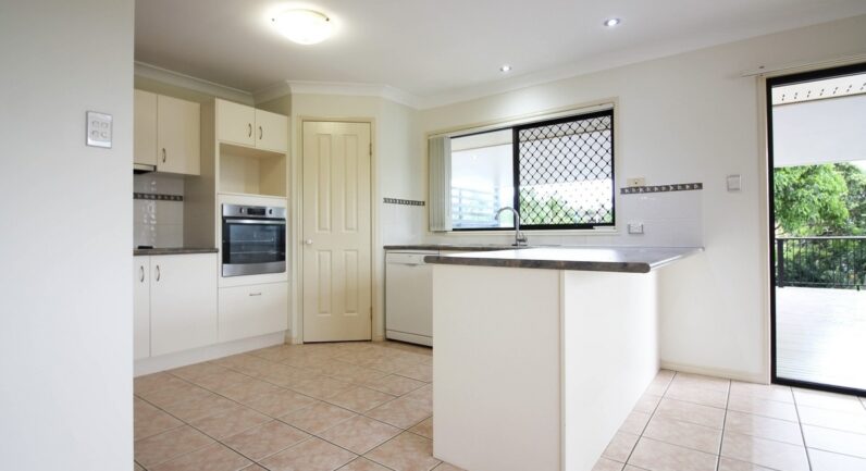 30 Meryll Court, Kallangur QLD 4503