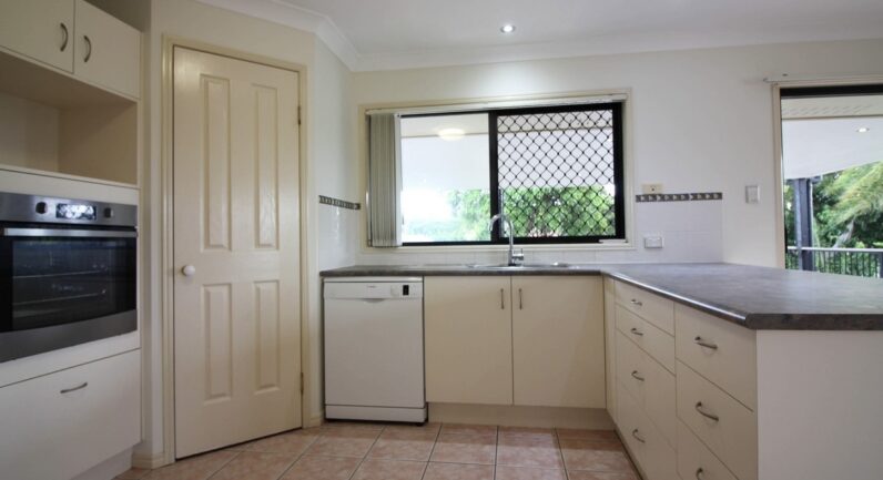 30 Meryll Court, Kallangur QLD 4503