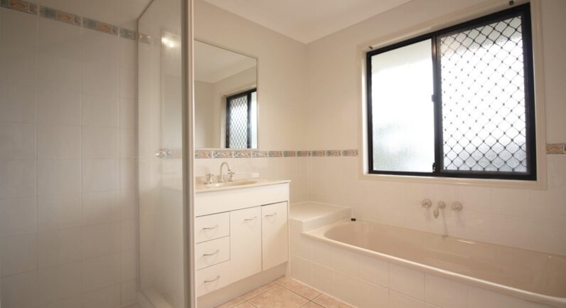 30 Meryll Court, Kallangur QLD 4503