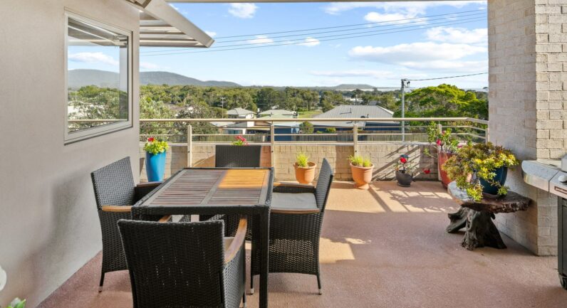 22 Main Street, Crescent Head NSW 2440