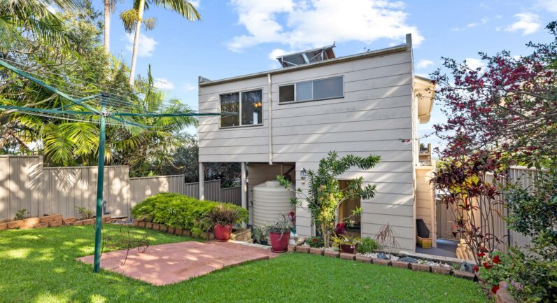 22 Main Street, Crescent Head NSW 2440