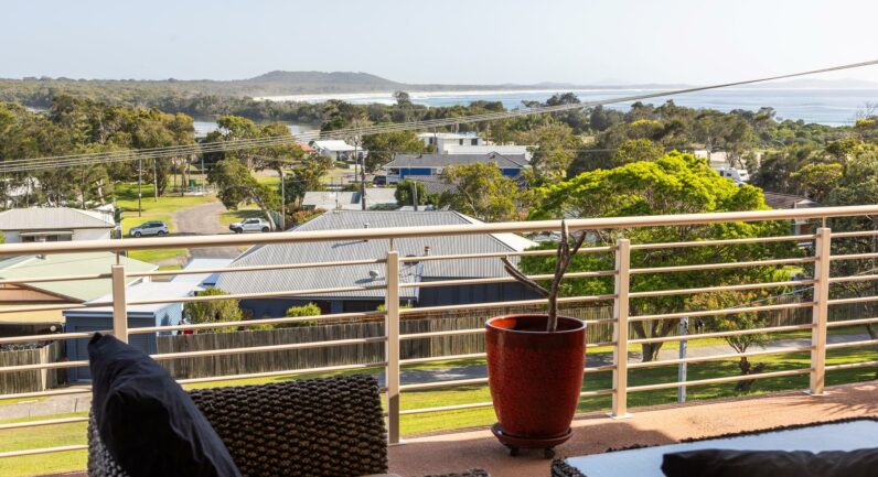 22 Main Street, Crescent Head NSW 2440