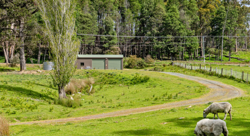 9 Bobs Road, Oyster Cove TAS 7150