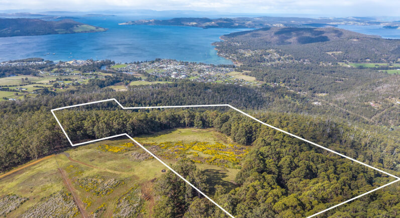 218 Longmans Road, Snug TAS 7054