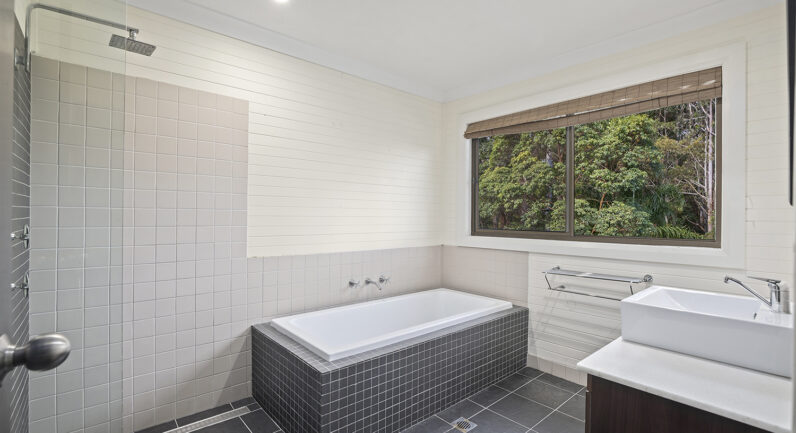 6 Plunkett Crescent, Boambee NSW 2450