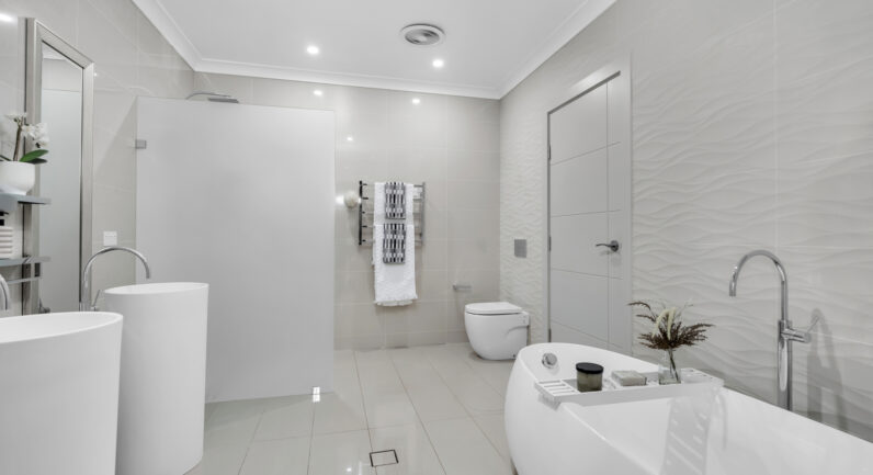 1 Sickles Drive, Grasmere NSW 2570