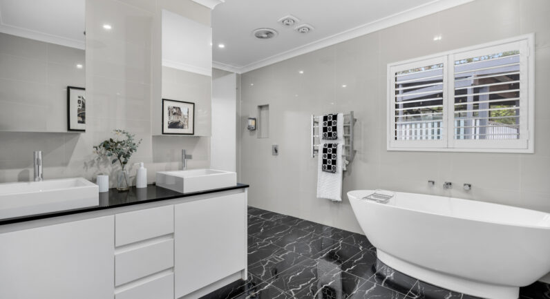 1 Sickles Drive, Grasmere NSW 2570