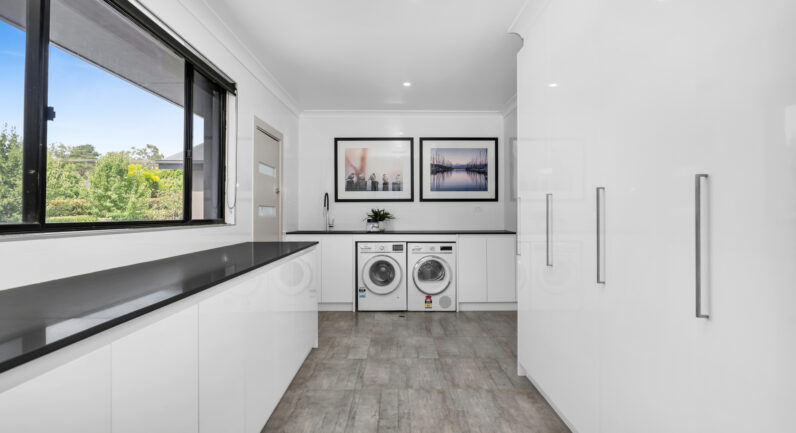 1 Sickles Drive, Grasmere NSW 2570