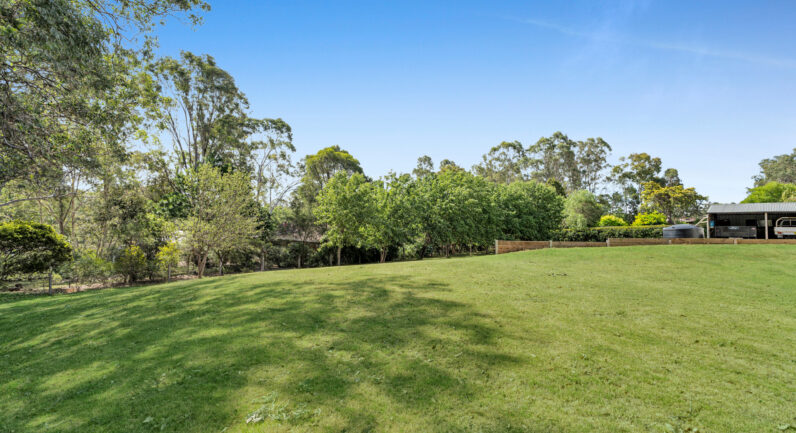 1 Sickles Drive, Grasmere NSW 2570