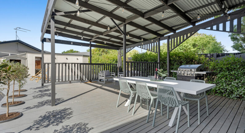 1 Sickles Drive, Grasmere NSW 2570