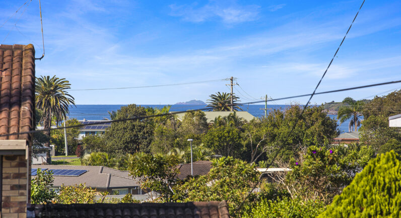 10 Burns Crescent, Corindi Beach NSW 2456