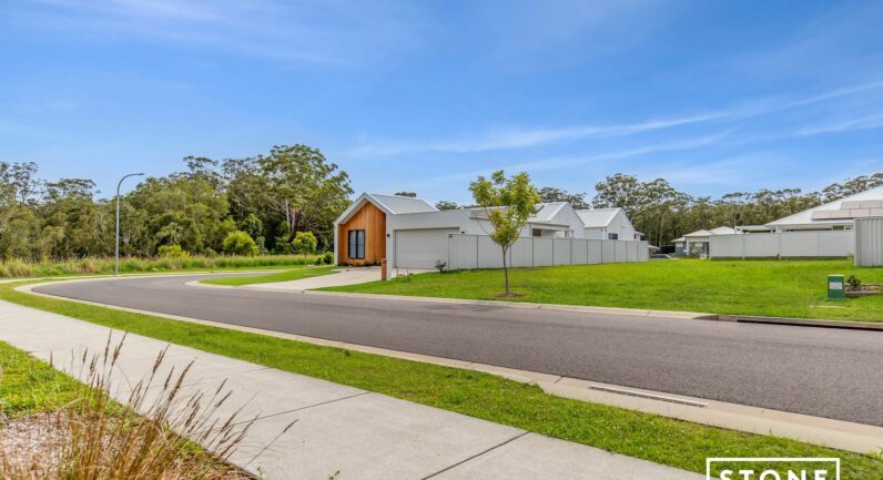 129 Full Circle Crescent, Bonville NSW 2450