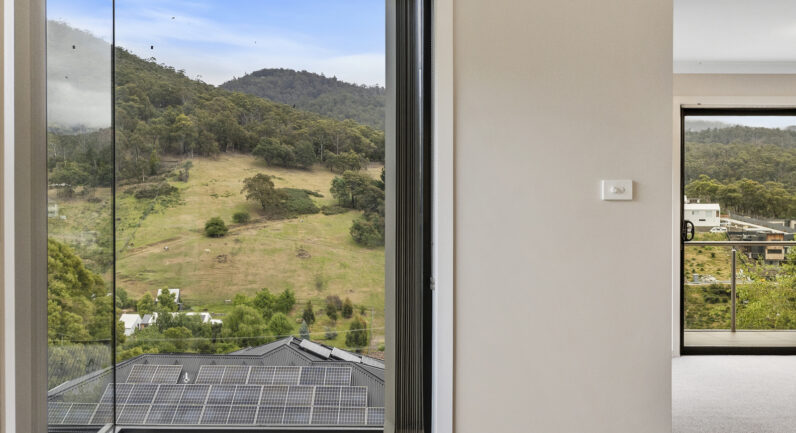 5 Olive Grove, Lenah Valley TAS 7008