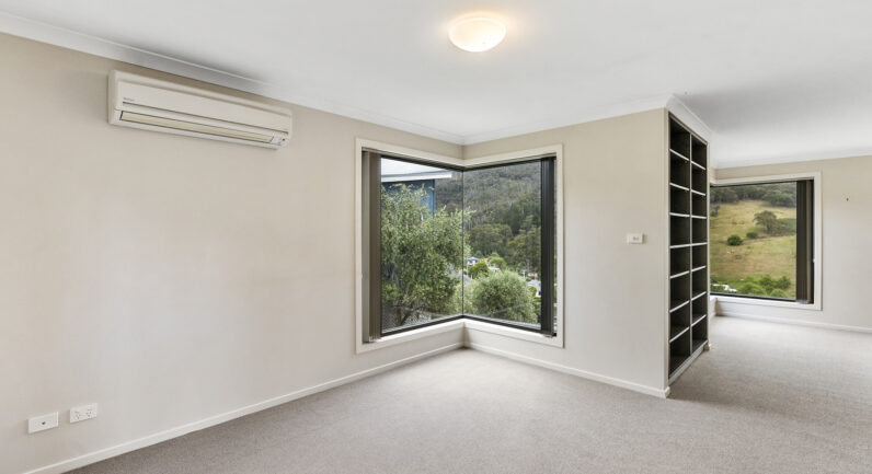 5 Olive Grove, Lenah Valley TAS 7008