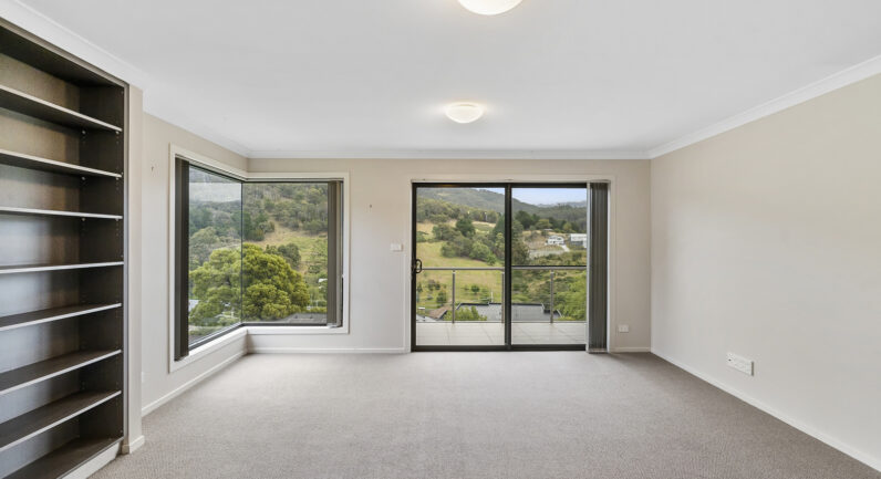 5 Olive Grove, Lenah Valley TAS 7008