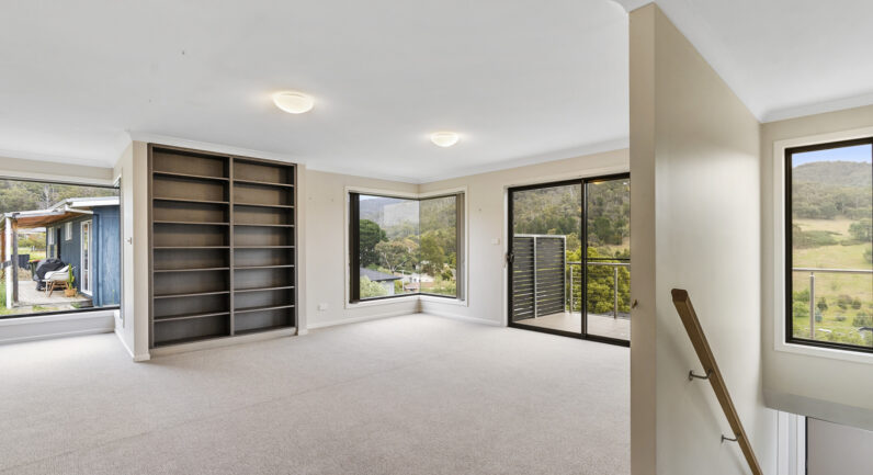 5 Olive Grove, Lenah Valley TAS 7008