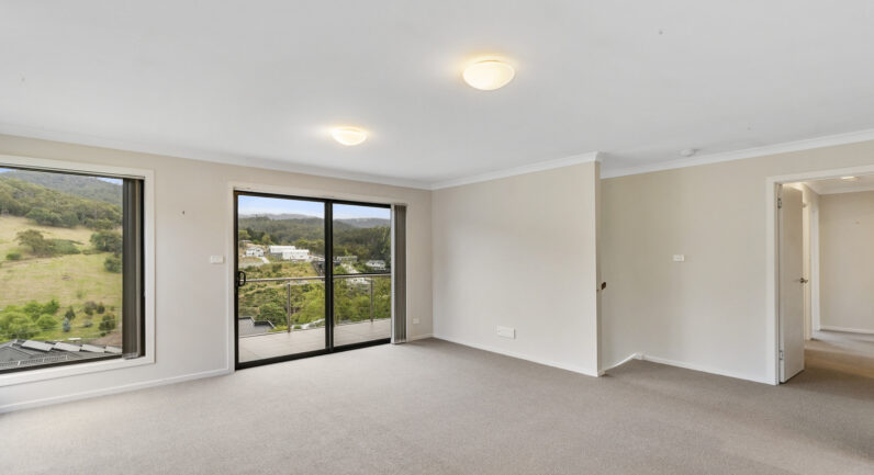 5 Olive Grove, Lenah Valley TAS 7008