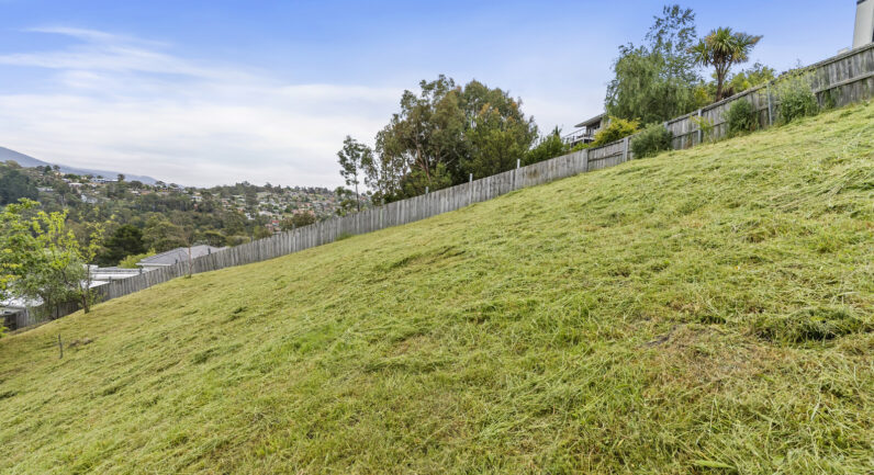 5 Olive Grove, Lenah Valley TAS 7008