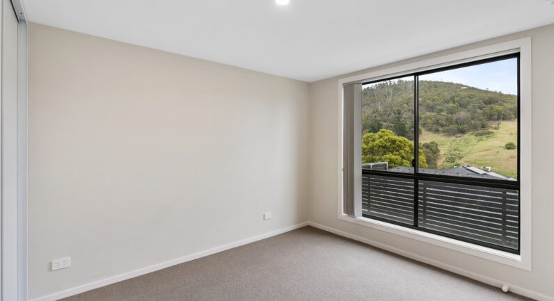 5 Olive Grove, Lenah Valley TAS 7008