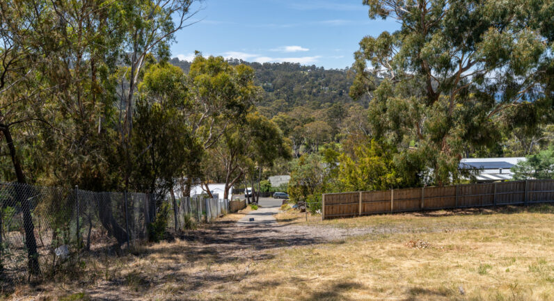 11 Roslyn Avenue, Kingston Beach TAS 7050