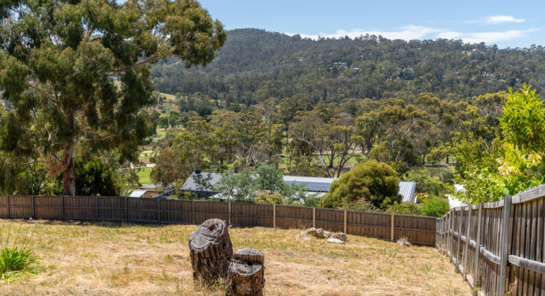 11 Roslyn Avenue, Kingston Beach TAS 7050