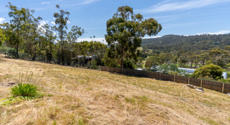 11 Roslyn Avenue, Kingston Beach TAS 7050