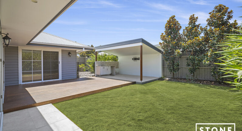 9 Iris Close, Sapphire Beach NSW 2450