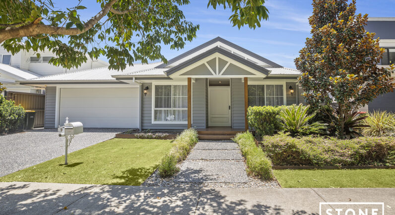 9 Iris Close, Sapphire Beach NSW 2450