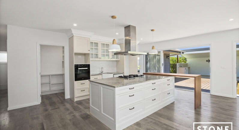 9 Iris Close, Sapphire Beach NSW 2450