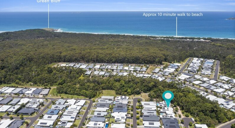 9 Iris Close, Sapphire Beach NSW 2450
