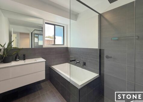 33 Lophostemon Drive