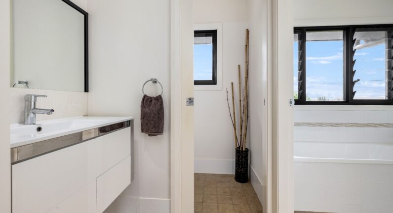 19 Caerlon Place, Greenhill NSW 2440