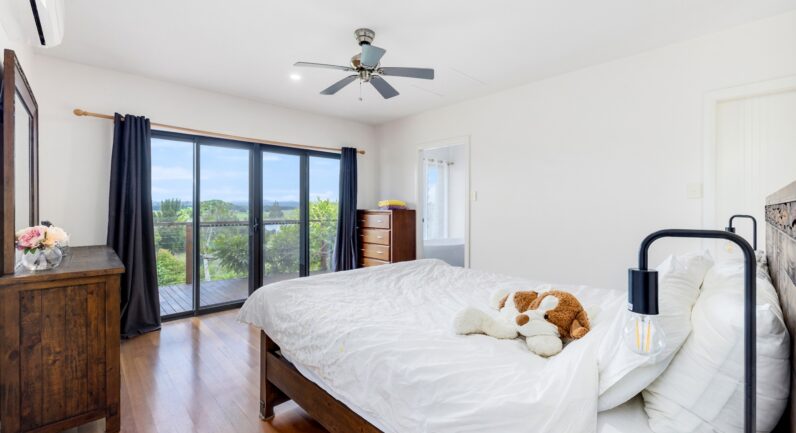 19 Caerlon Place, Greenhill NSW 2440