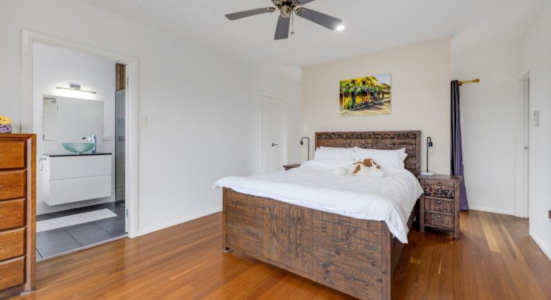 19 Caerlon Place, Greenhill NSW 2440