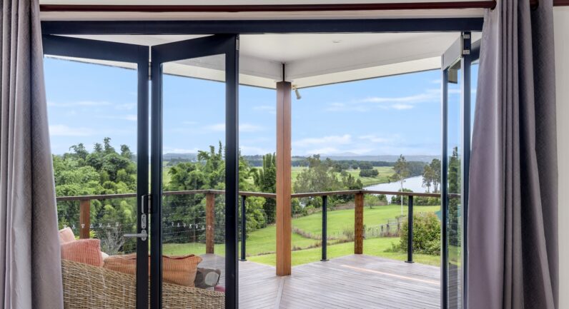 19 Caerlon Place, Greenhill NSW 2440