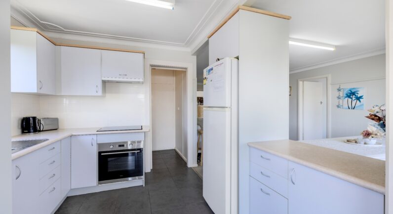 2 Hill Street, Crescent Head NSW 2440