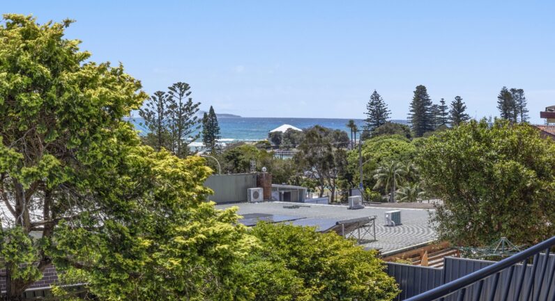 2 Hill Street, Crescent Head NSW 2440