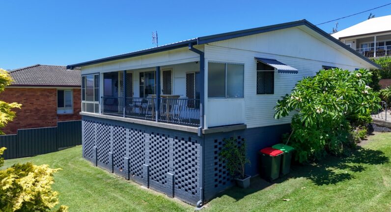 2 Hill Street, Crescent Head NSW 2440