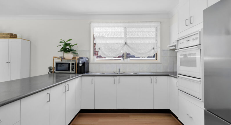 1/4 Tripoli Place, Eagle Vale NSW 2558