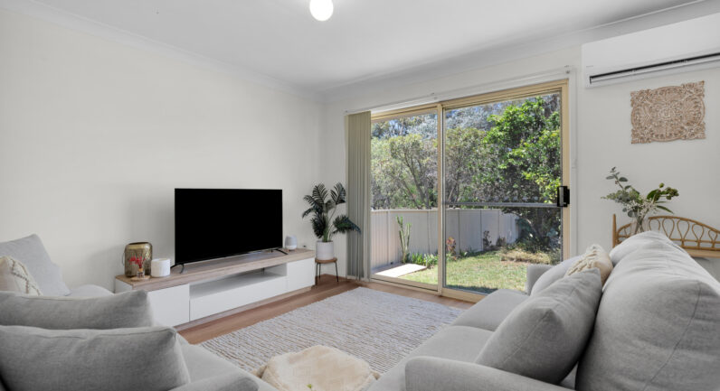 1/4 Tripoli Place, Eagle Vale NSW 2558