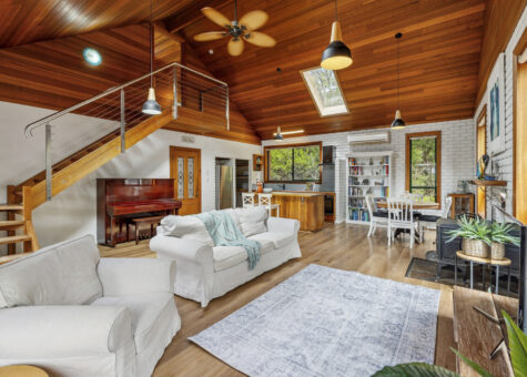 210 Groombridges Road