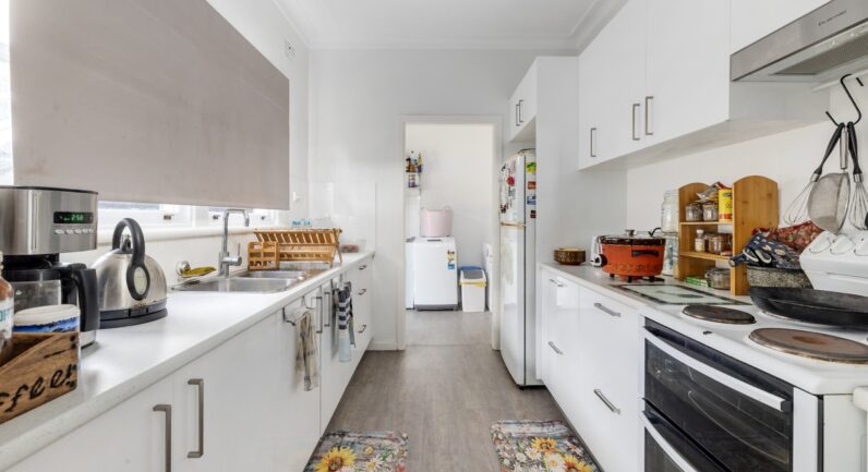 11 Elrington Avenue, West Kempsey NSW 2440