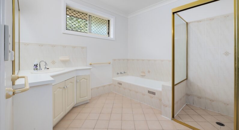 36 Mitchell Avenue, West Kempsey NSW 2440