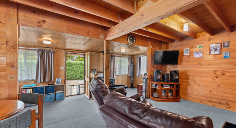 19 Cray Point Parade, Eggs And Bacon Bay TAS 7112